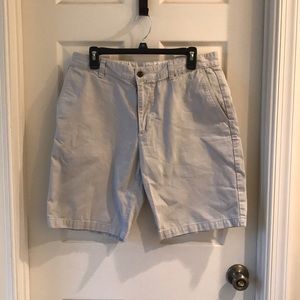 Men’s khaki shorts